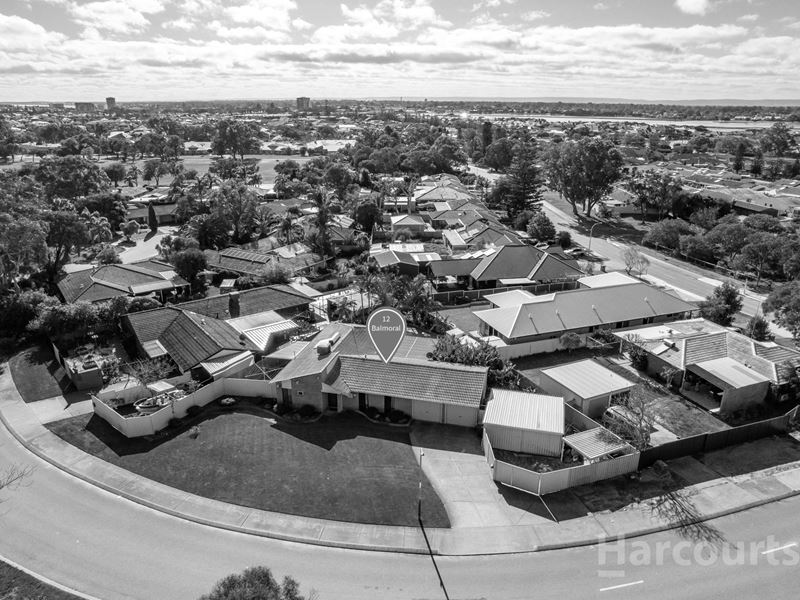 12 Balmoral Parade, Halls Head WA 6210