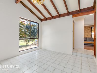 12 Isaacs Court, Huntingdale WA 6110