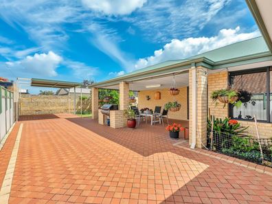 4 Hayman Retreat, Halls Head WA 6210