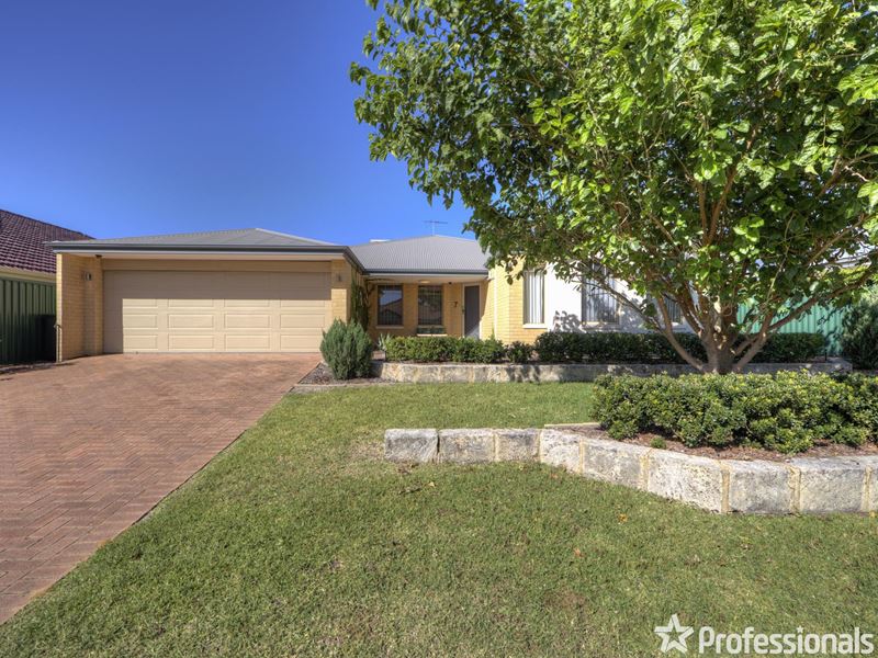 7 Menangal Way, Forrestfield WA 6058