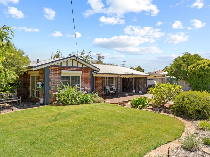 3 Portland Place, Safety Bay WA 6169