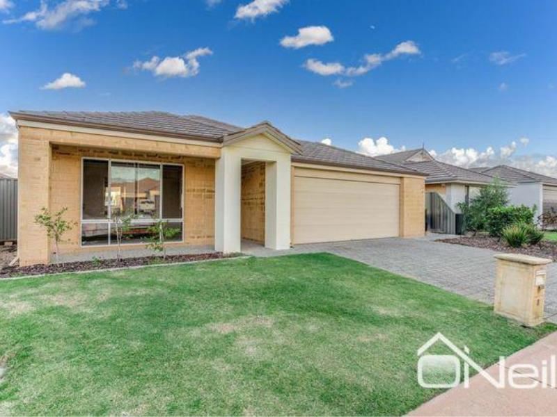8 Sheehan Way, Byford