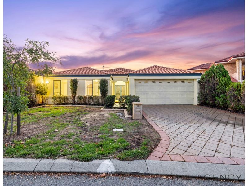 16 McGuigan Circle, Redcliffe