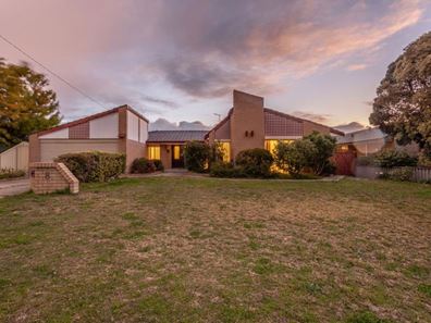 8 Totnes Grove, Yanchep WA 6035