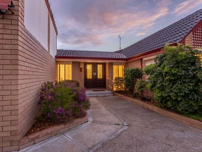 8 Totnes Grove, Yanchep WA 6035