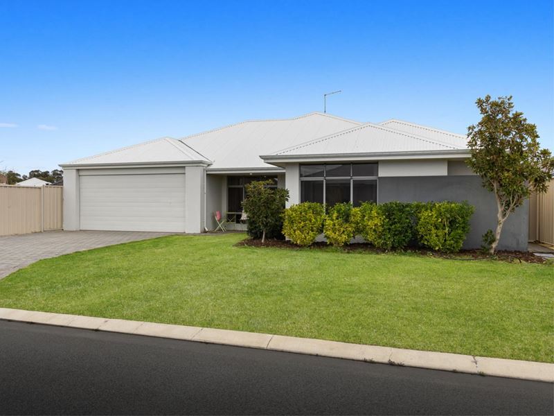 8 Diamante Place, Meadow Springs