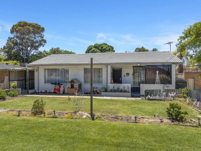 18 Regehr Street, Warnbro WA 6169