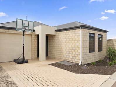 1/1 Cottonwood Drive, Baldivis WA 6171