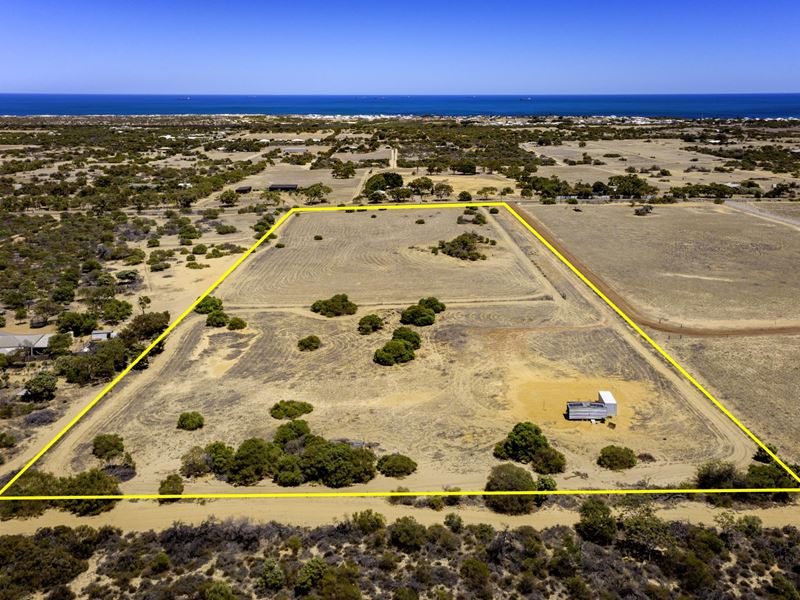 428 Hall Road, Waggrakine WA 6530