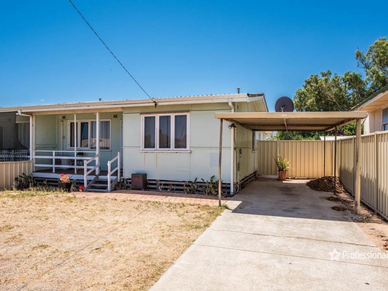 33 A & B Felicia Street, Rangeway
