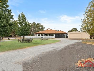 28 Country Dr, Oakford WA 6121