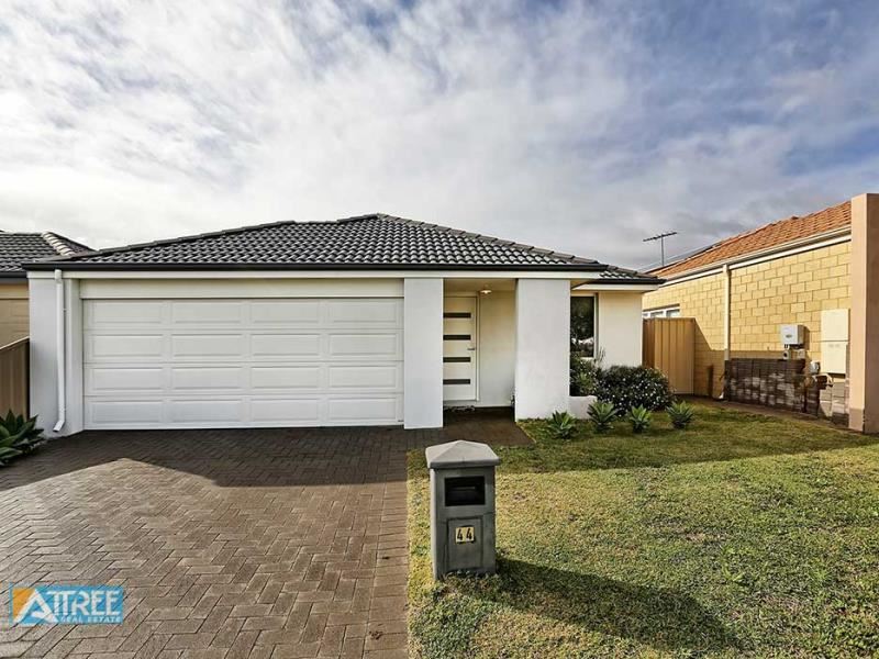 44 Middle Parkway, Canning Vale