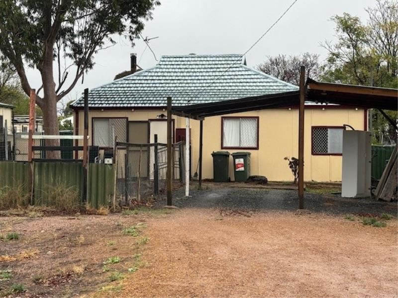 8 Downing Street, Norseman WA 6443