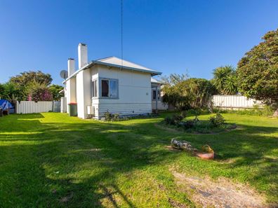 19 Douglas Street, South Bunbury WA 6230