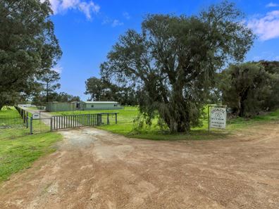 664 Nicholson Road, Forrestdale WA 6112