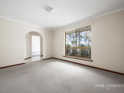 60 Shelley Way, Lake Coogee WA 6166