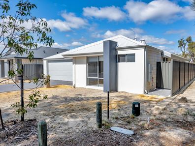 24 Stringybark Loop, Coodanup WA 6210