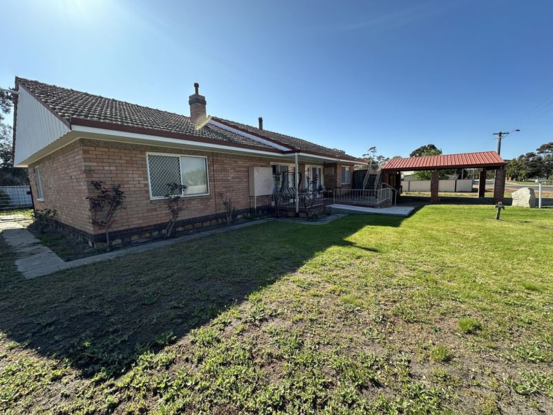 73 Blantyre Street, Katanning