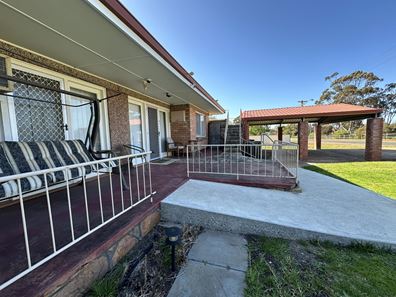 73 Blantyre Street, Katanning WA 6317