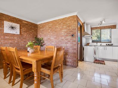 7/2 Sun Court, Millars Well WA 6714