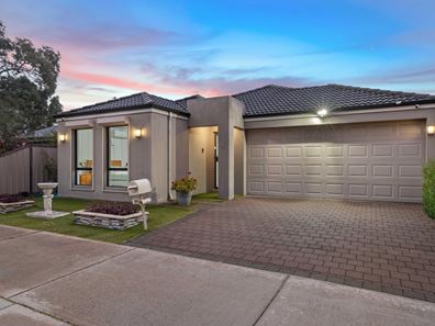 44 Erade Drive, Piara Waters WA 6112