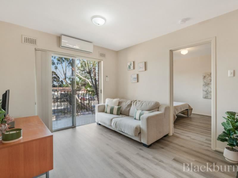 9/1041 Albany Highway, St James