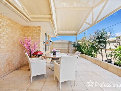 1/22 Quondong Street, Nollamara WA 6061