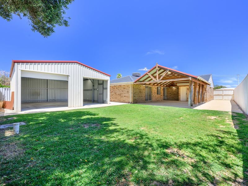 13 Teakdale Close, Safety Bay WA 6169