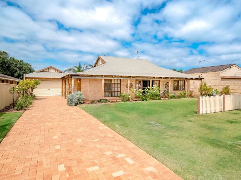 6 Torquay Place, Tarcoola Beach WA 6530