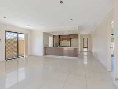 Large Room/15B Coulson Street, Wilson WA 6107