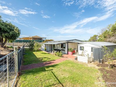 4 Walebing Way, Guilderton WA 6041