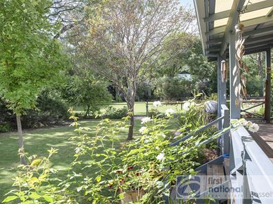 10 Kalgaritch Avenue, West Busselton WA 6280