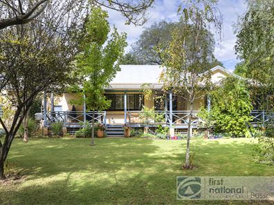 10 Kalgaritch Avenue, West Busselton WA 6280