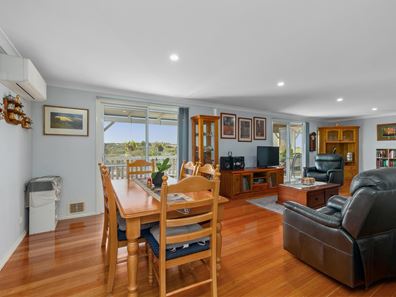 832 OCEAN FARM DRIVE, Nilgen WA 6044