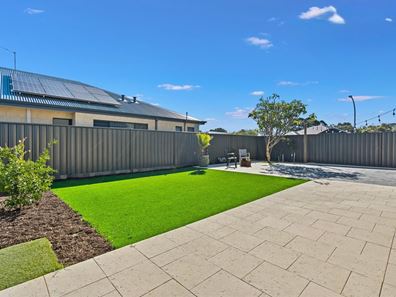8 Mapleton Drive, Yanchep WA 6035