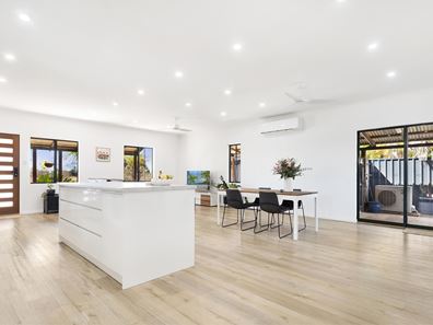 21 Campbell Crescent, Baynton WA 6714