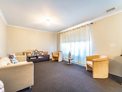 17 Requa Crescent, Warnbro WA 6169