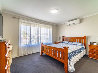 17 Requa Crescent, Warnbro WA 6169
