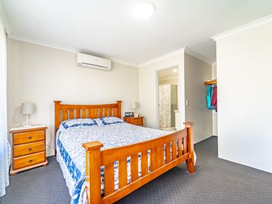17 Requa Crescent, Warnbro WA 6169