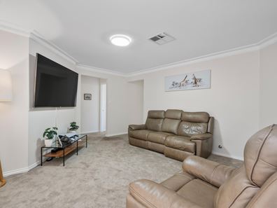 9B Scotia Court, Hannans WA 6430