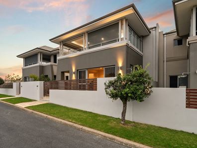 2/100 Ormsby  Terrace, Mandurah WA 6210