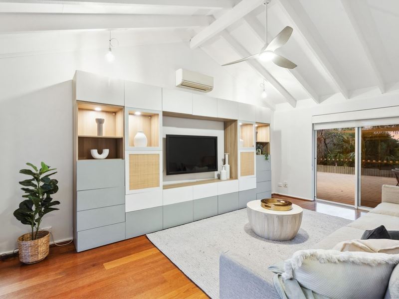 4 Dundee Court, Duncraig WA 6023