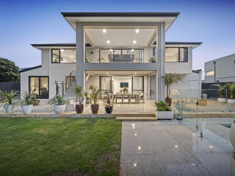17A Queenscliff Court, Kallaroo WA 6025