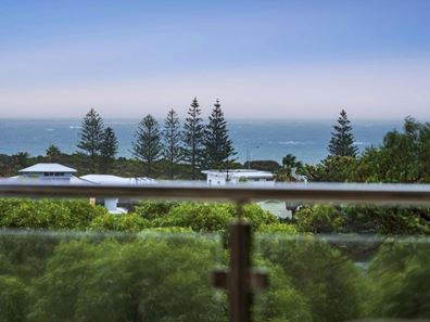 17A Queenscliff Court, Kallaroo WA 6025