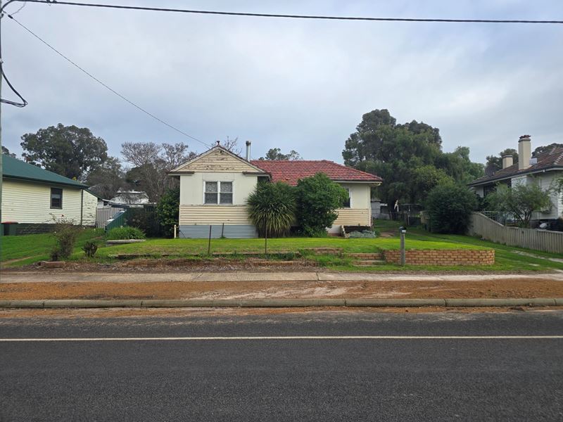 49  Railway Parade, Boyup Brook WA 6244