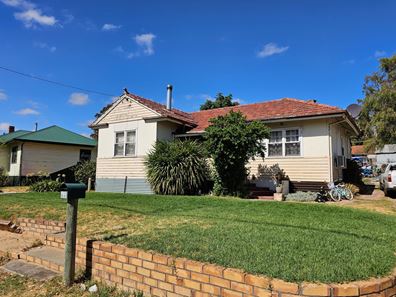 49  Railway Parade, Boyup Brook WA 6244
