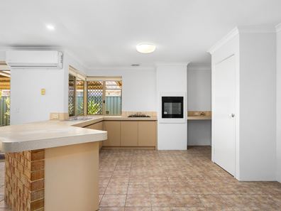 24 Molloy Circuit, Atwell WA 6164