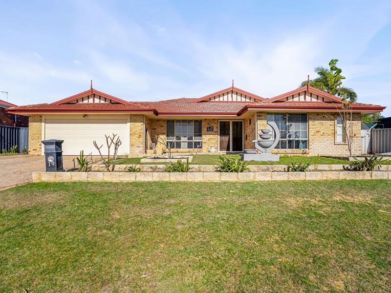 19 Montebourg Meander, Port Kennedy WA 6172