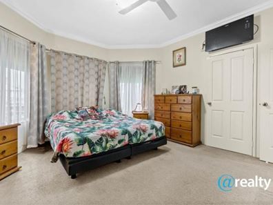 2 Littlefield Road, High Wycombe WA 6057