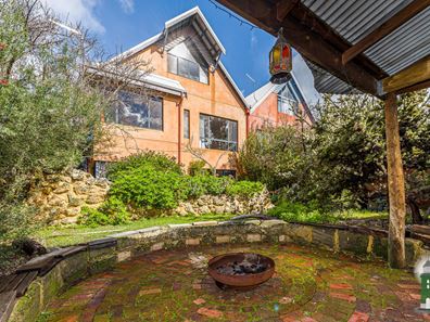 2/6 Bottrill Street, Hamilton Hill WA 6163